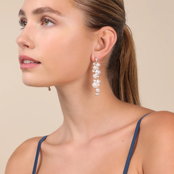 NWT Lulu's Gold and White Pearl Rhinestone Drop Earrings - Picture 4 of 4